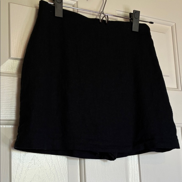 Abercrombie & Fitch Elegant Black Mini Skort - Picture 2 of 10